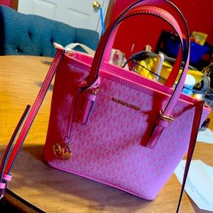 Michael kors crossbody